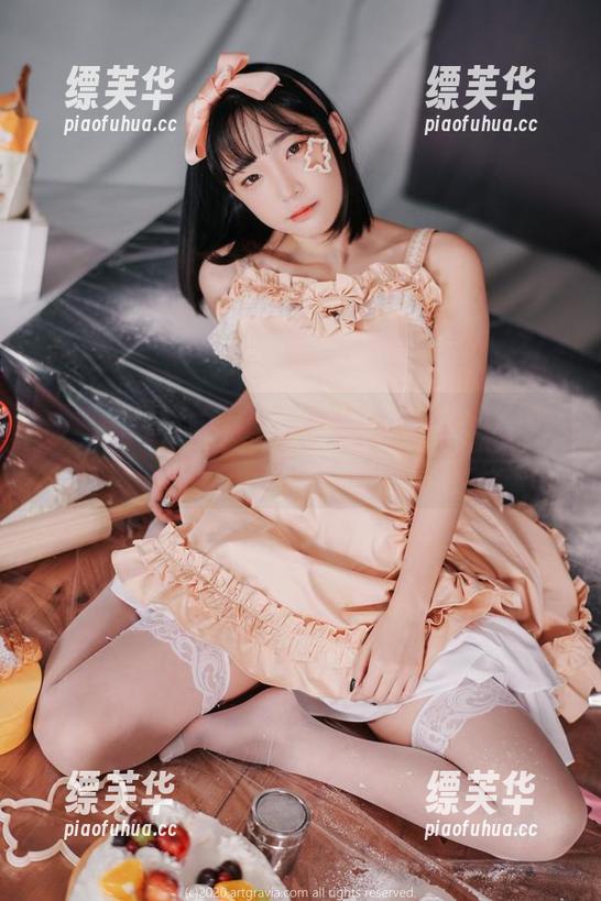 黑色写真集新鲜出炉，Kang Inkyung这次又给我们带来啥呢？